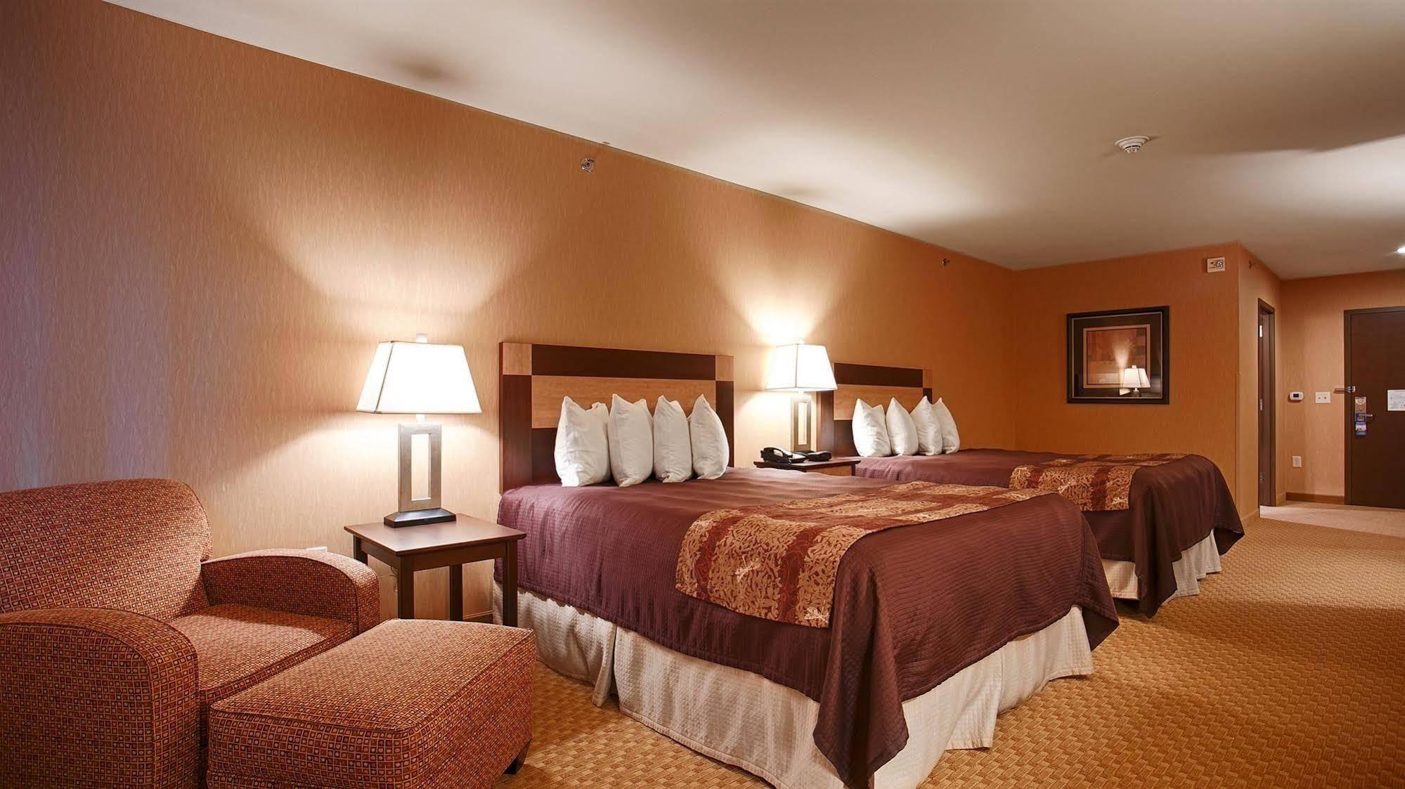 Crandon Inn & Suites Ngoại thất bức ảnh