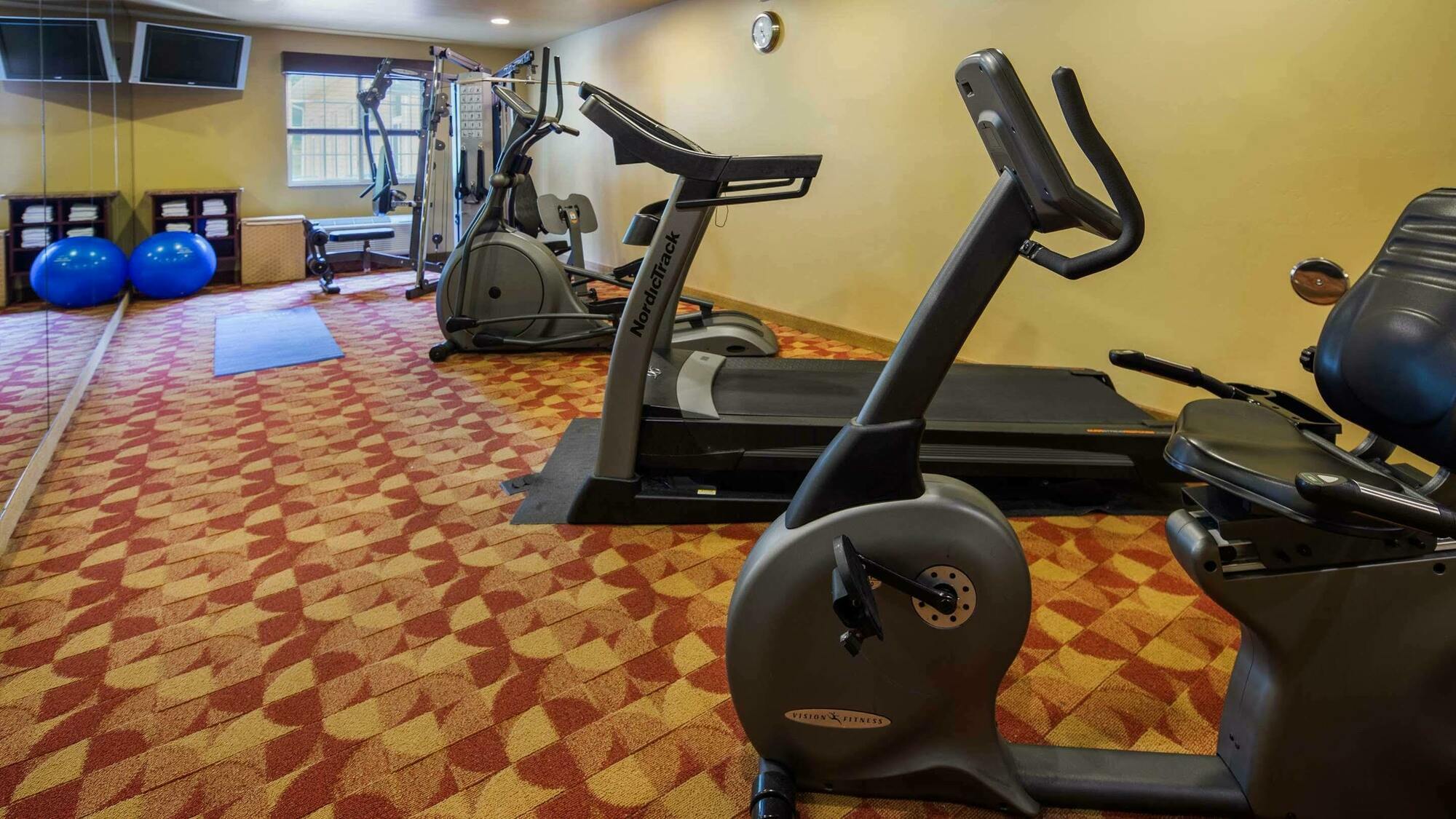 Crandon Inn & Suites Ngoại thất bức ảnh